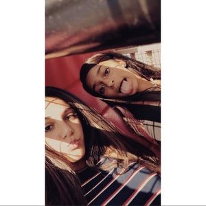 Meet your Posher, Milania